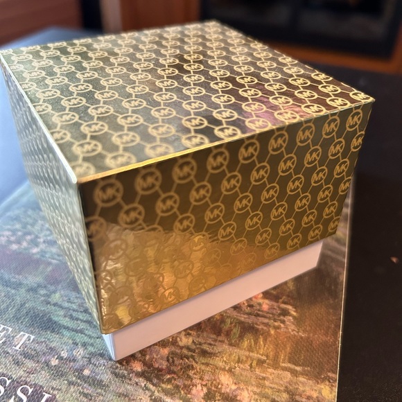 Michael Kors Set - Picture 4 of 5